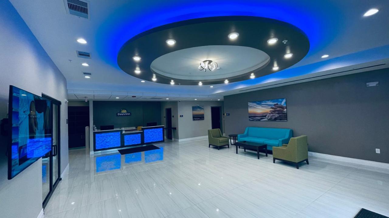 Days Inn & Suites By Wyndham Greater ทอมบอล ภายนอก รูปภาพ