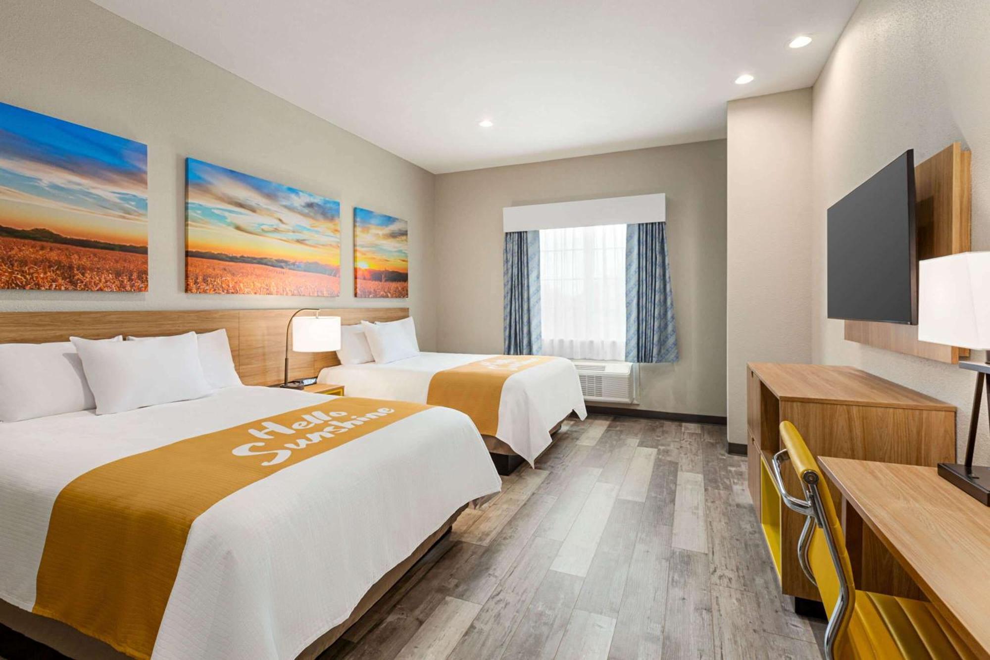 Days Inn & Suites By Wyndham Greater ทอมบอล ภายนอก รูปภาพ